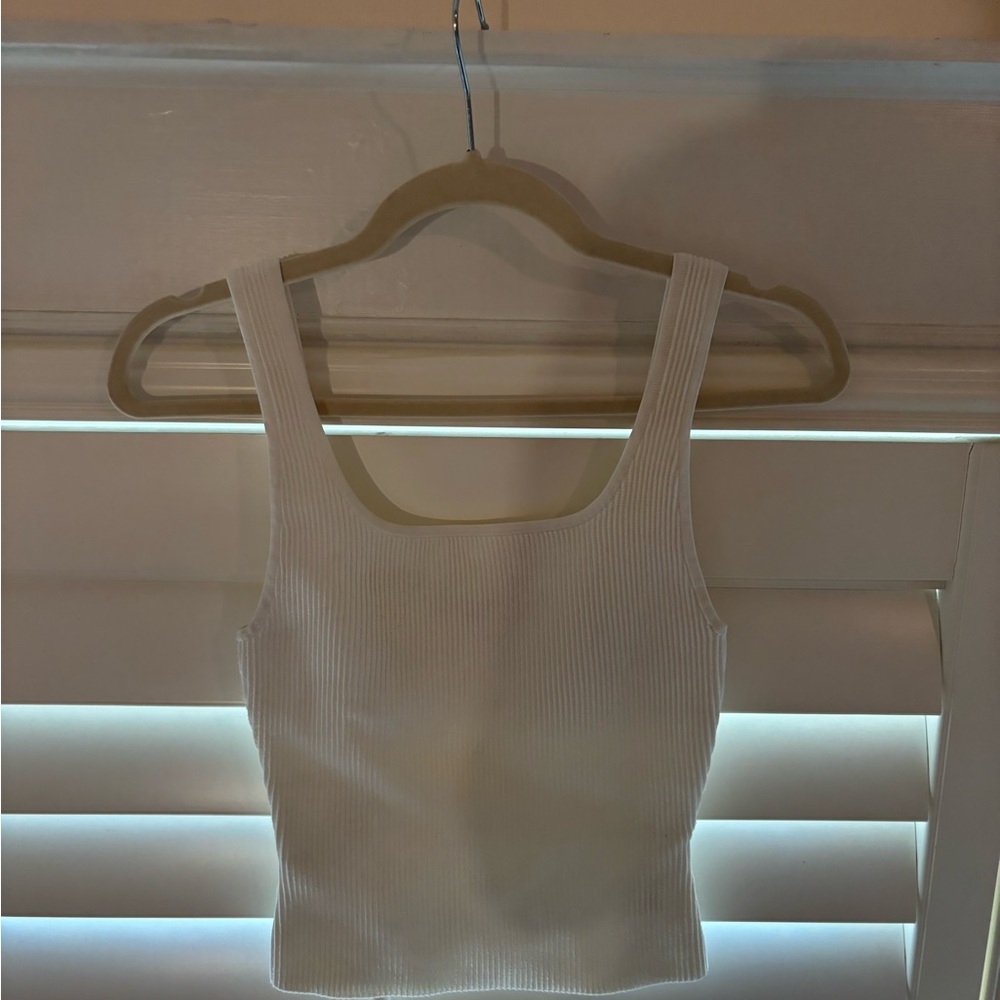 Aritzia White Fitted Sleeveless Tank Top
